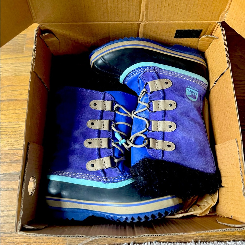 SOREL Youth Joan Of Arctic boots size 4 kids